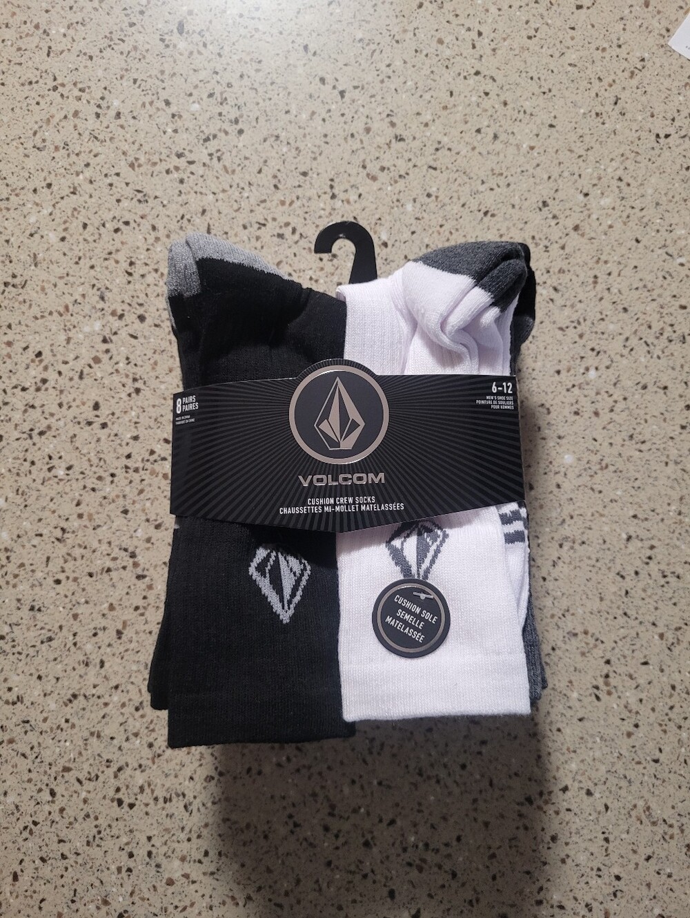8-Pairs Volcom Mens Size 6-12 Cushioned Crew Socks Black Grey White